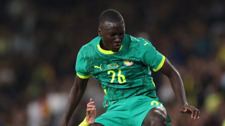 Страшен хаос в африканския финал! Играчите на Сенегал напуснаха терена, после се върнаха и триумфираха