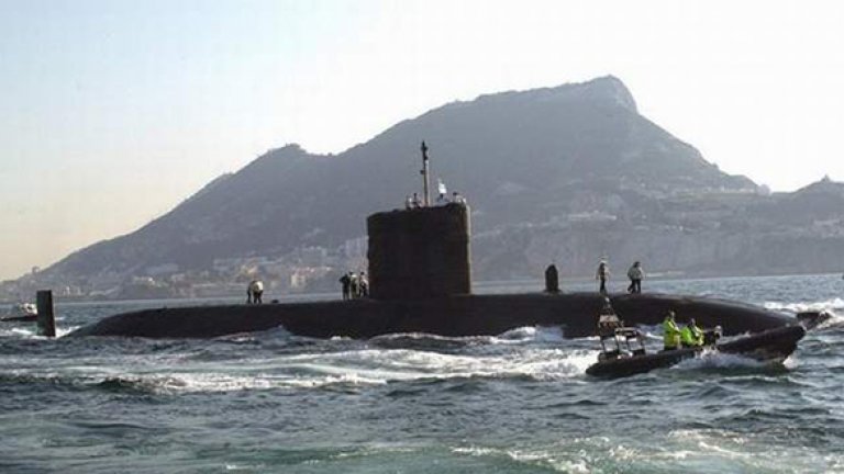 В издирвателните дейности се включи и британската подводница HMS Tireless