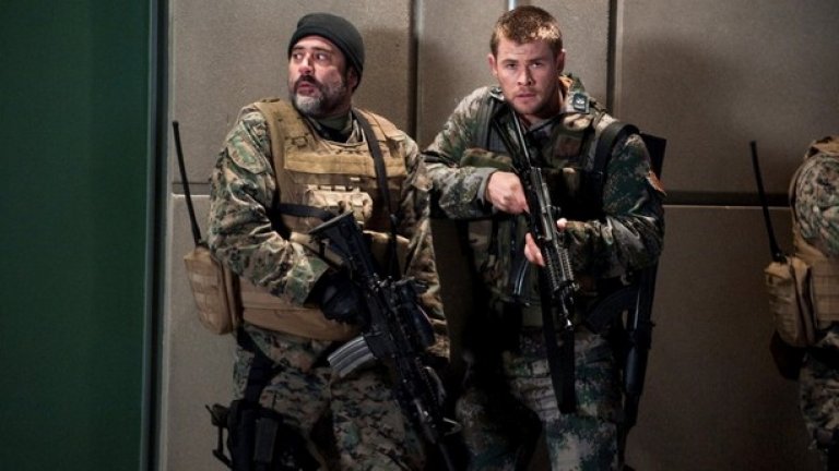 В екшън трилъра от 2012 "Червена зора"