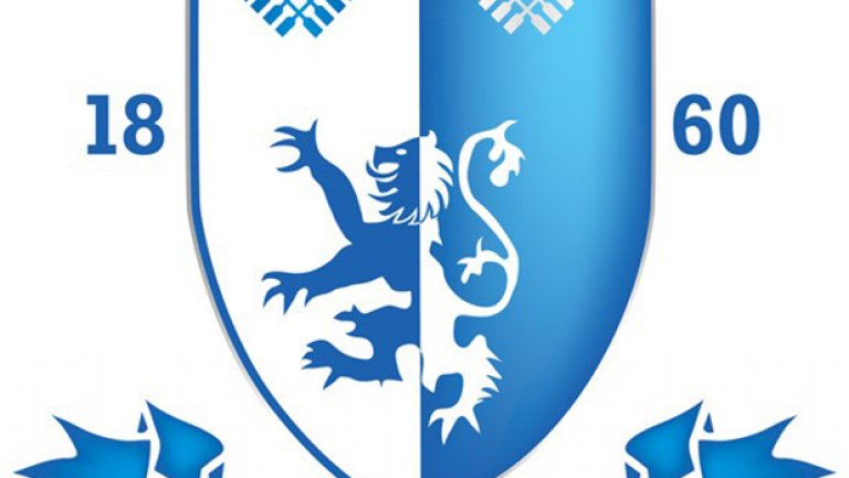 2. Холъм - Hallam F.C. (1860)
Холъм е в Northern Counties East League Division. Създаден е като крикет клуб през 1804 г., а през 1860 е открито футболното звено. Това е вторият най-стар клуб в историята. Холъм играе първия турнирен мач срещу Шефийлд през 1867. И до днес отборът играе на легендарния "Сандигейт", признат от Книгата на Гинес като най-старото спортно съоръжение в света.
