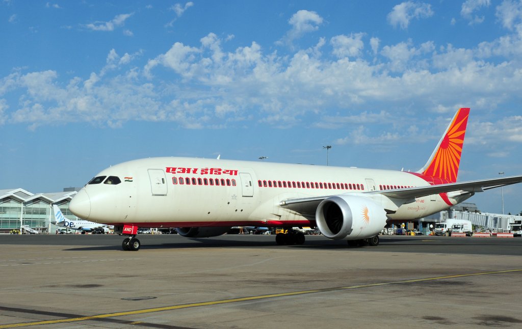 AI-787-Dreamliner-BHX