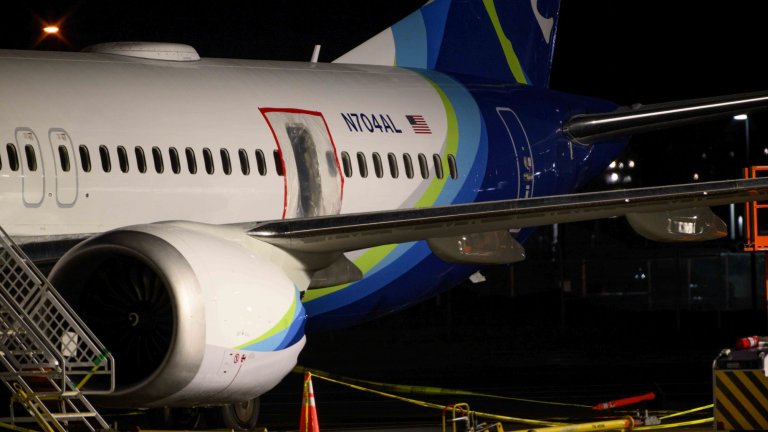 Max 737 са обект на проверки след като панел падна по време на полет през януари.