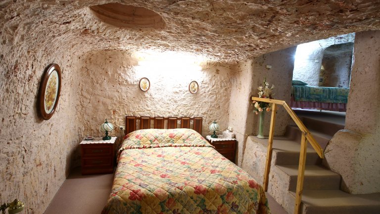 Така изглежда землянка отвътре.