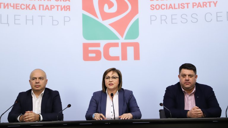 Корнелия Нинова води в две листи