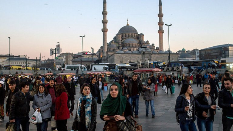 Държавният департамент на САЩ предупреди за засилена заплаха от терористични нападения срещу американски граждани в Истанбул.