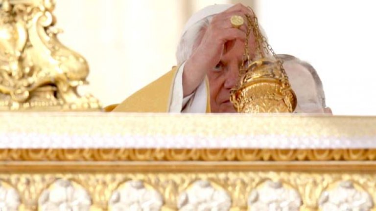 Чел ли е папата Clandestination