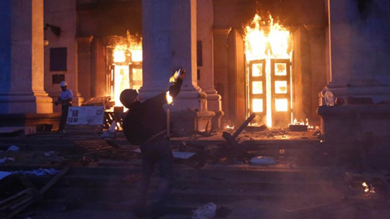 Кървави сблъсъци в Одеса, Русия вини Киев (Галерия)