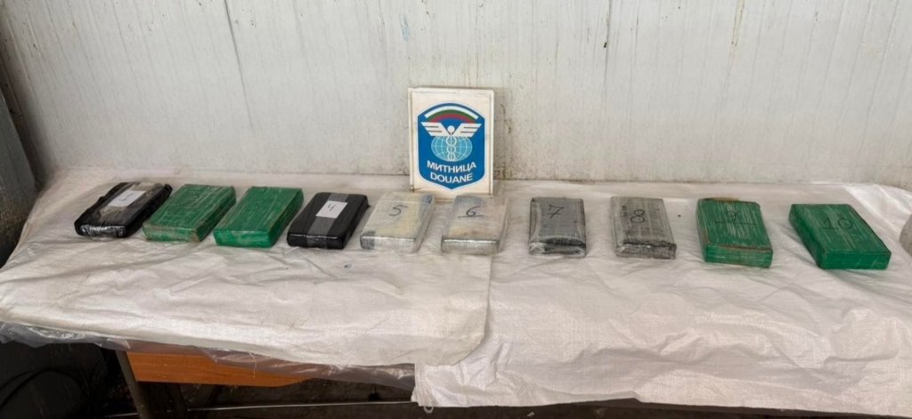 На "Капитан Андреево" задържаха кокаин и злато за над 1,4 млн. евро