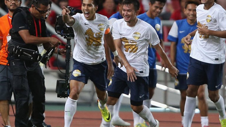 Чак до последните 15 минути Юнайтед не застраши вратата на домакините.