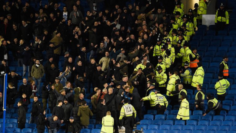 5. Милуол
Ненавиждани в Лондон и мразени в цяла Англия най-вече заради свирепите си хулигани.