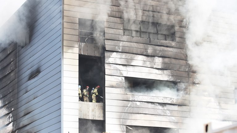 25 души загинаха при пожар на строеж в Южна Корея 