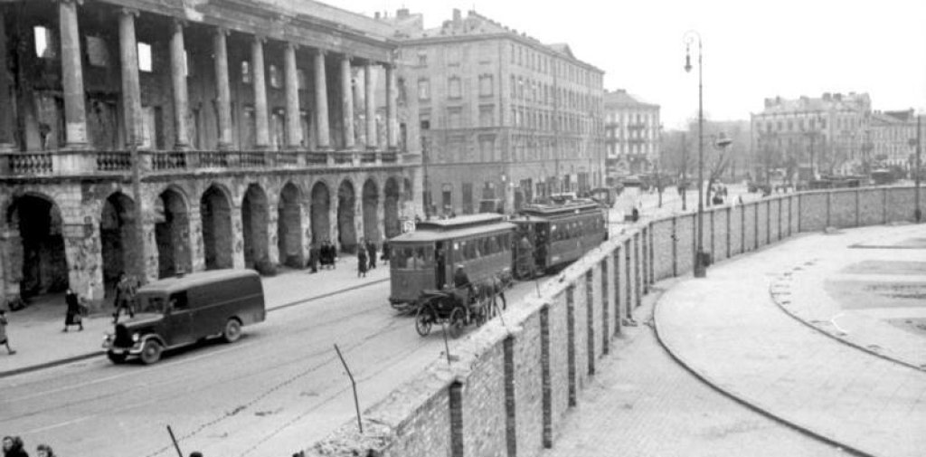Polen, Ghetto Warschau, Ghettomauer