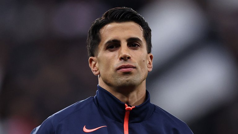 Барселона иска да задържи Кансело, но не иска да плаща за него