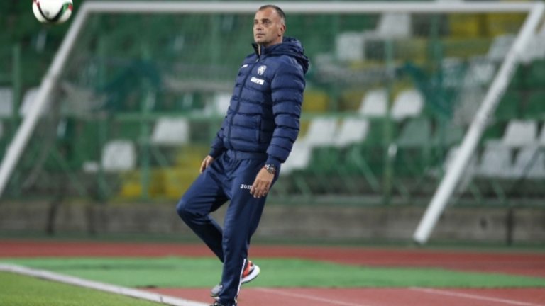 Здравков бе назначен на мястото на Аутуори, но не се задържа дълго като старши треньор на шампионите.