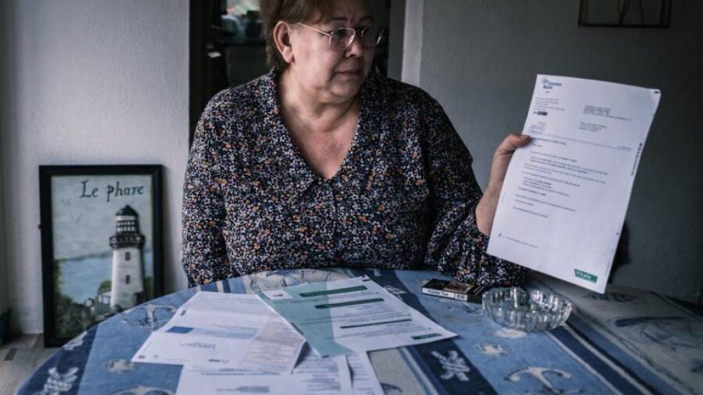 jeanne-pouchain-with-her-invalid-documents