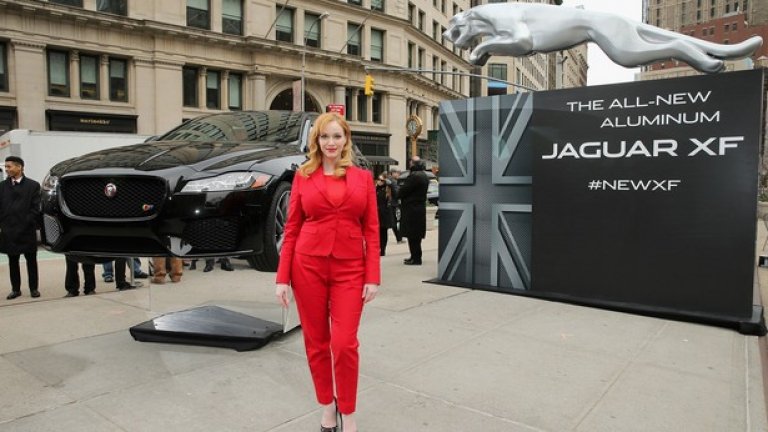 Подходящият тв сериал?
Една от звездите на тв сериала „Момчетата от Медисън авеню” – Кристина Хендрикс, беше логичният избор за гост на Jaguar. Маркетинг шефовете на марката са обсебени от знаменитостите, а сериалът стигна до финалните си епизоди, излъчвани в Щатите.