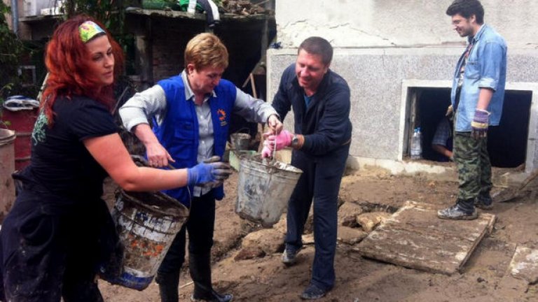 Една стъпка е границата от грижата до кича