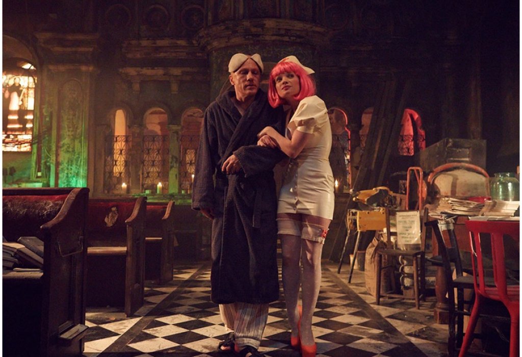 The Zero Theorem 
Последният режисиран от Гилиъм филм засега мина някак незабелязано по световните кина, а у нас дори не се появи. Кристоф Валц играе гениален математик, който трябва да докаже Zero Theorem – общо взето, че краят е едно голямо нищо и 