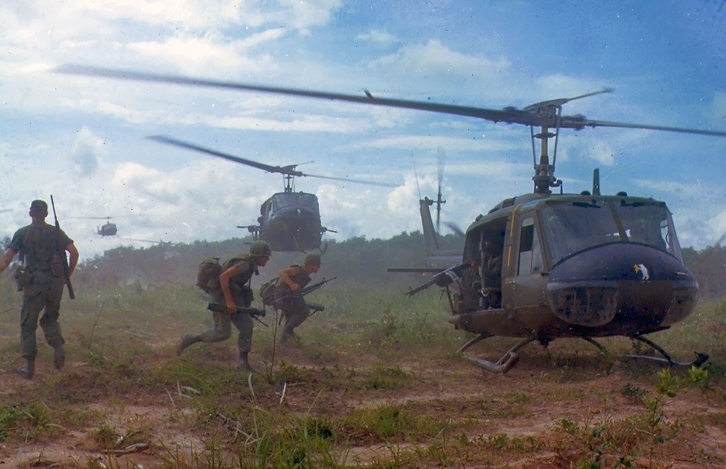 1024px-UH-1D_helicopters_in_Vietnam_1966