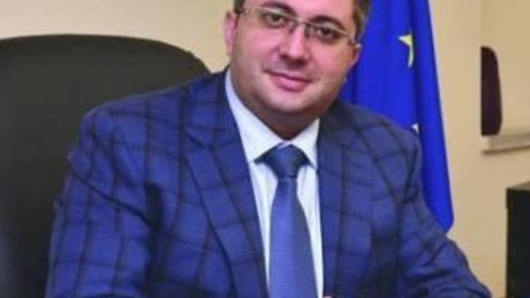След като съвсем наскоро се върна на депутатското си място