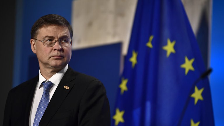 Той опровергава притесненията, че влизането в еврозоната ще повиши цените и инфлацията