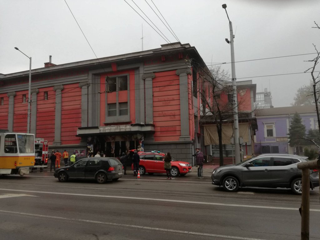 Гори покривът на Син Сити