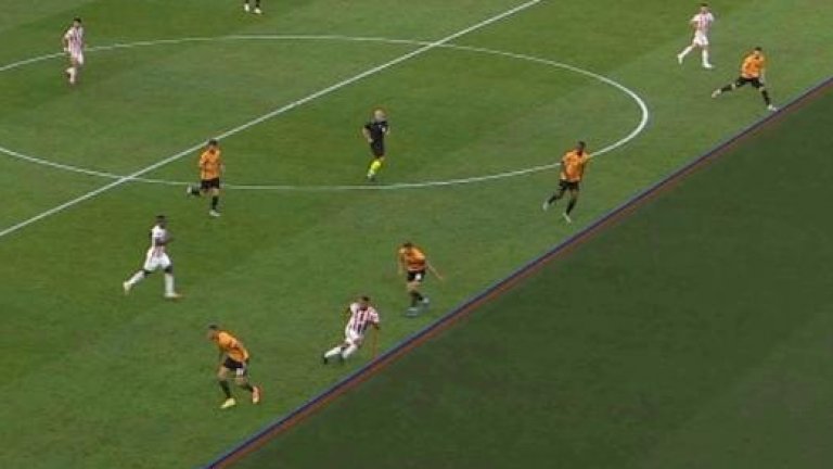 ВАР видя абсурдна засада и помогна на Уулвс в Лига Европа