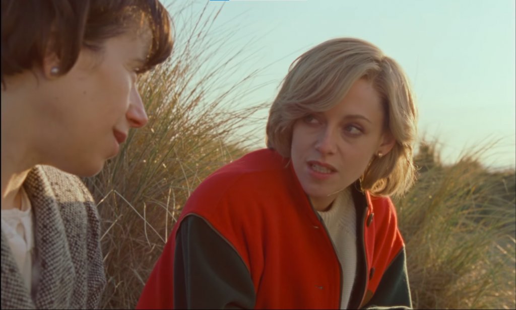 “Спенсър”
Metacritic: 76
Rotten Tomatoes: 83%
Последната биографична лента за Лейди Даяна също успя да влезе в класациите на критиката най-вече заради играта на Кристен Стюарт в образа на уелската принцеса. Под режисурата на Пабло Ларайн актрисата изобразява отделни драматични епизоди от живота на Лейди Ди, преди да се разведе с принц Чарлз и преди да загине трагично при автомобилна катастрофа в Париж.