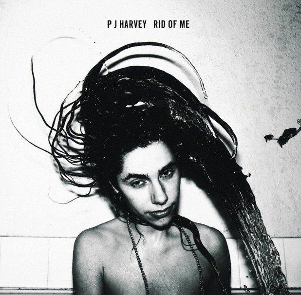 PJ Harvey – Rid of Me (1993)

Снимката е направена в банята на фотографката Мария Мочнац, която успява да направи ярък и динамичен кадър, без излишна сексуалност, каквато традиционно музикалната индустрия би одобрила.