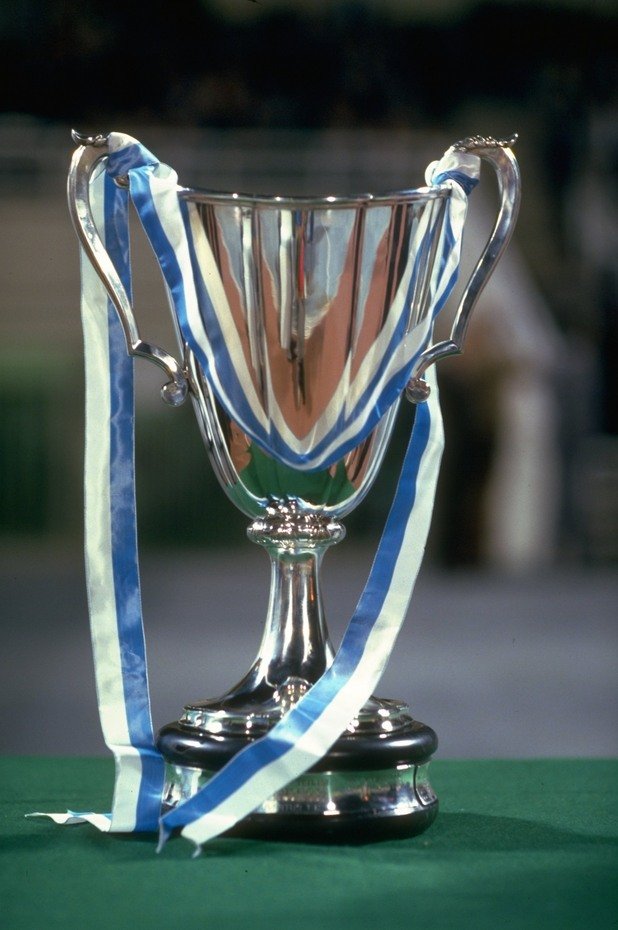Трофеят си беше европейски лукс, а победителят в турнира играеше срещу носителя на КЕШ за суперкупата на Европа.