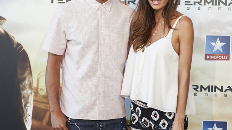 Патрисия Руис е певица, танцьорка, актриса и модел, радваща се на сериозна популярност извън "длъжността" си на футболна съпруга