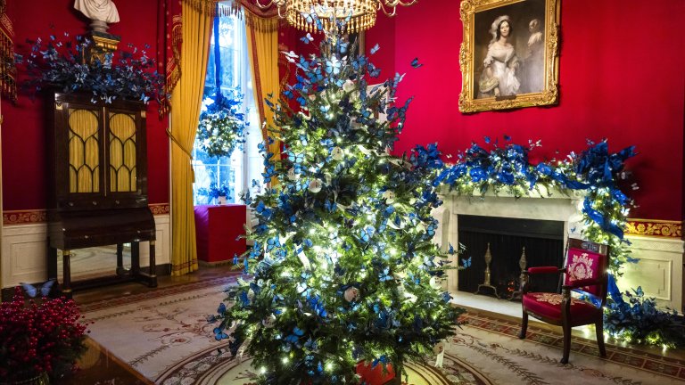 Kоледният кич на Мелания Тръмп - 50-килограмов сладкиш и портрети на Тръмп от Lego