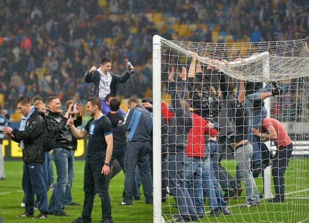 Над 25 000 ще са и феновете на Днипро, които нахлуха на терена мощно след победата на полуфинала над Наполи.