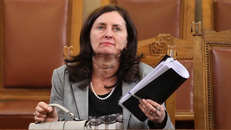Подаването на оставката зависи от премиера, но до часове ще има информация кога ще бъде подадена