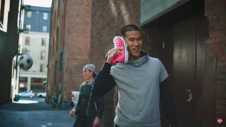 Смартфон кецове, BS детектор, солена гавра с Facebook и др.