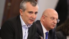 Премиерът Кирил Петков заяви, че очаква до края на седмицата парите за пътните строители да бъдат приети от НС