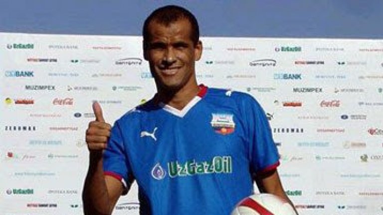 Дори в напреднала възраст Ривалдо доминираше по терените на Узбекистан. Проблемите обаче дойдоха от друго място