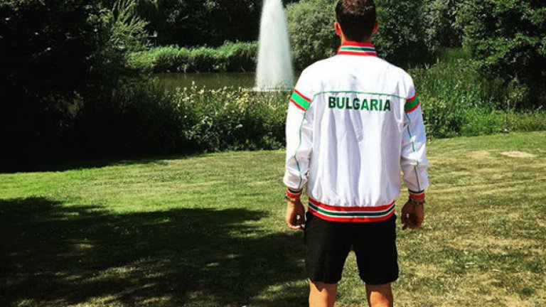 Димитров обаче игра и победихме. Сега, не успя. "Чудото" продължи повече от обикновено, но и неговите дни са преброени. Тепърва Димитров ще играе за националния отбор и няма да поглежда назад към минали събития.