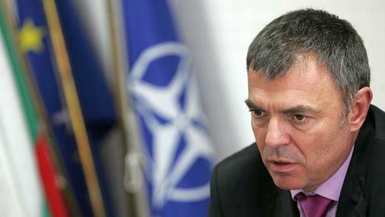 Коледни бонуси няма да има нито за учителите, нито за чиновниците от просветното министерство, заяви министър Сергей Игнатов