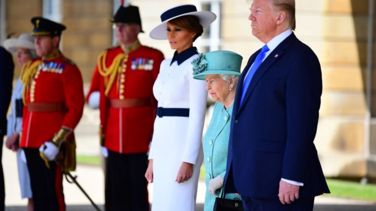 Кралицата посрещна Доналд Тръмп в Бъкингамския дворец