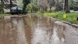 Валежите продължават и в петък (снимката е илюстративна)