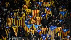 На ежегодните мачове на неофициалния национален отбор често се срещат лозунгът "Каталуния не е Испания"