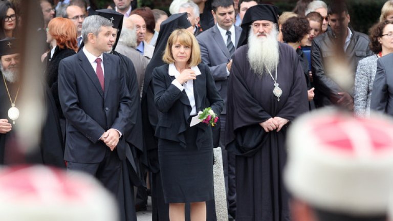 Фандъкова отказа да отговори на въпроса дали ще се кандидатира отново за кмет на София.