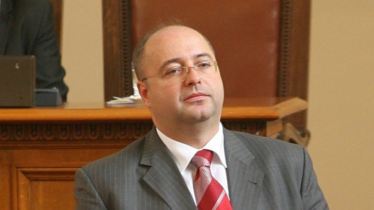 Според Ердоан Узунов, Четин Казак има качествата да бъде лидер на ДПС