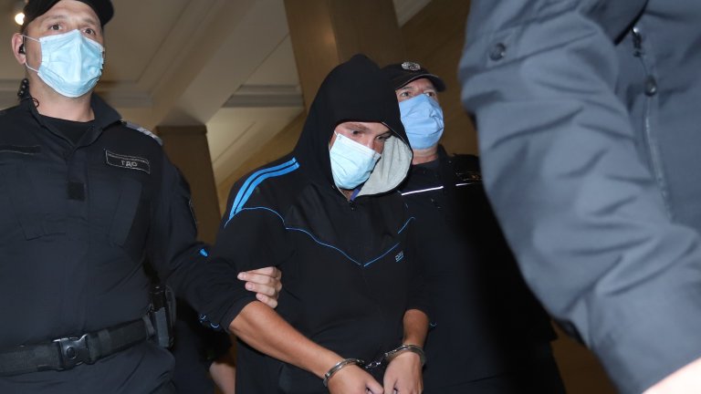 Той е сключил споразумение с прокуратурата и се е признал за виновен