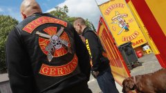 Германските власти разследват огромна мрежа в четири европейски държави, свързана с рокерския клуб