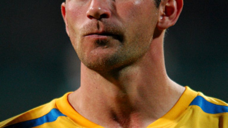 Седрик Бардон (централен полузащитник) 
С опита си французинът бе в основата на европохода и в обиграването на младите таланти от школата на клуба по това време. Всъщност всичко започна с гола му при загубата с 1:2 от Оксер. През 2008-а си тръгна, за да играе в Израел,а после и в Кипър, но се върна за сезон 2009-10. След това завърши кариерата си във Франция. В момента Седрик Бардон работи във френска спедиторска фирма.
