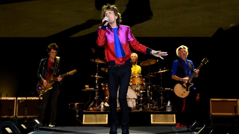 Мик Джагър (роден на 26 юли 1943 г.) 

Един от най-популярните, влиятелни и дълголетни фигури в рока, ултимативният рокенрол фронтмен - Мик Джагър е човекът, вдъхновил музикалната кариера на хора като Дейвид Боуи, Иги Поп, Стивън Тейлър, Лени Кравиц и др. 55 години след създаването си, с 30 студийни и 13 концертни албума, Rolling Stones продължават да правят музика и да обикалят света на турнета. Групата често е давана за пример за това, че променя целия бизнес модел на популярната музика. 