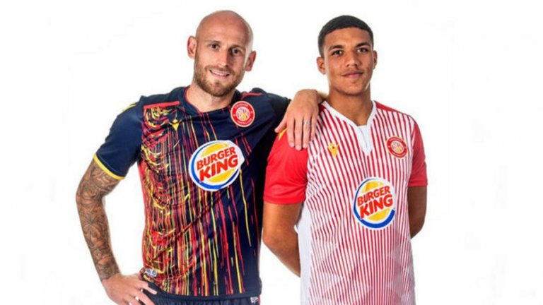 1. Стивънидж
Фактът, че се състезаваш в Лига 2, не ти дава право да носиш ужасен екип. Но, явно, от Стивънидж не го знаят. А и с този Burger King на гърдите…