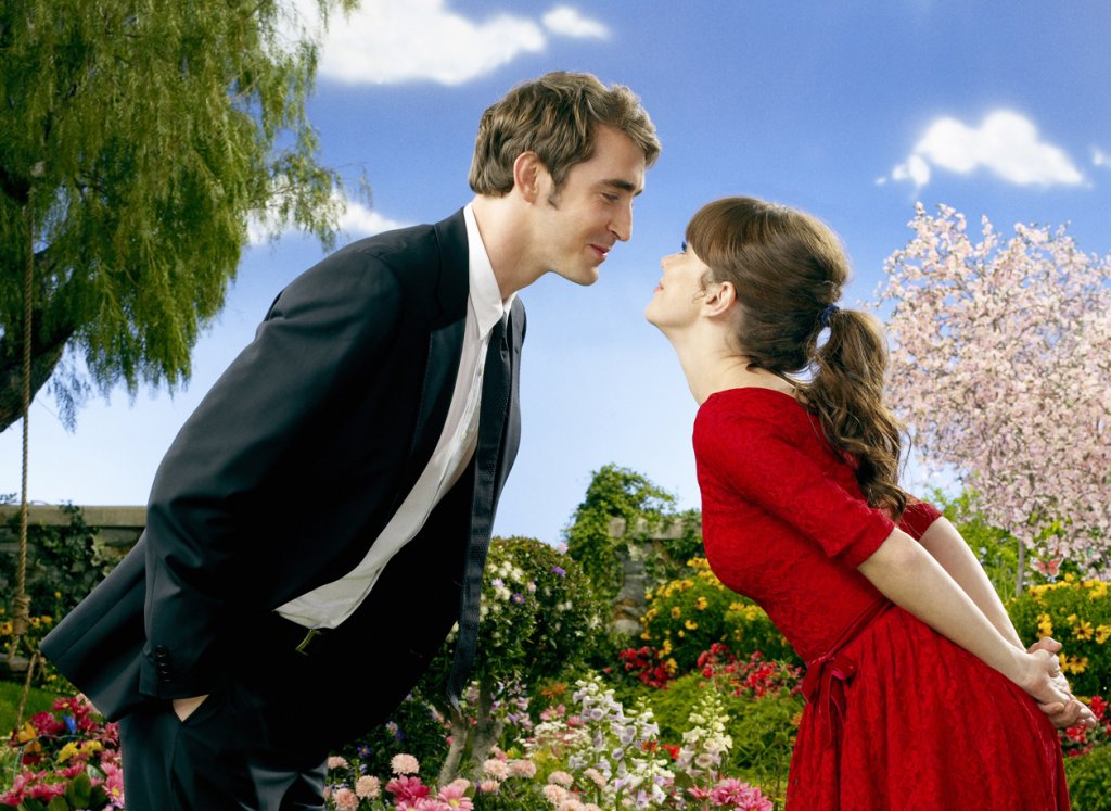 Pushing Daisies 
Само два сезона за тази великолепна черна комедия на Брайън Фулър. В нея Лий Пейс играе мъж, който има дарбата да съживява мъртъвци, докосвайки ги с ръка. Пипне ли ги отново пак ги връща към смъртта. Така той и един напорист детектив